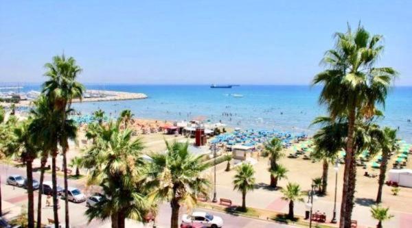 Top Floor Sea View Finikoudes Carisa Ithaki Court Apartment Larnaca Exterior photo